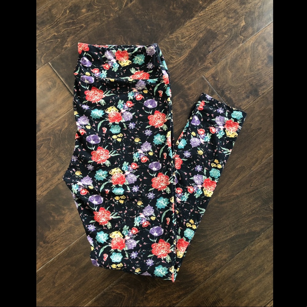 LulaRoe Tall & Curvy Leggings- Never Worn!